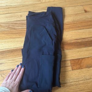 ALO navy leggings with side pockets
